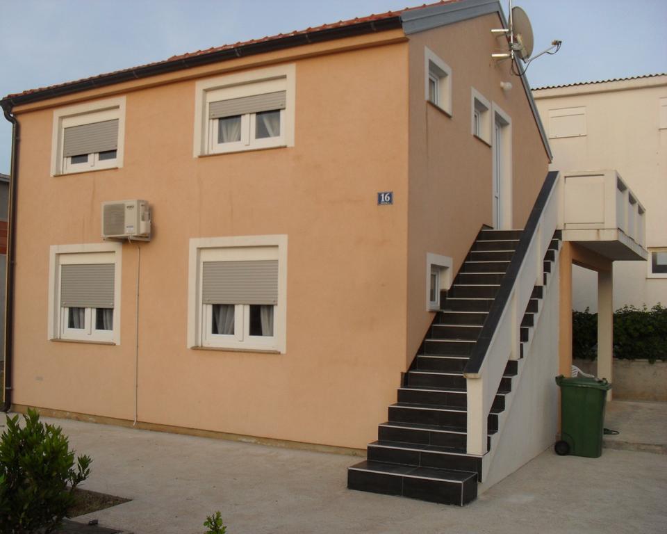 Apartment Bucic Vir Buitenkant foto