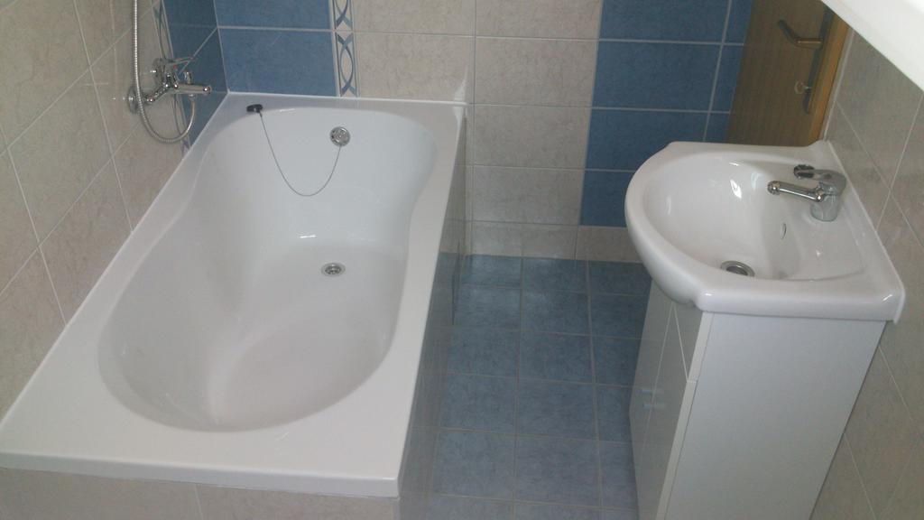 Apartment Bucic Vir Buitenkant foto