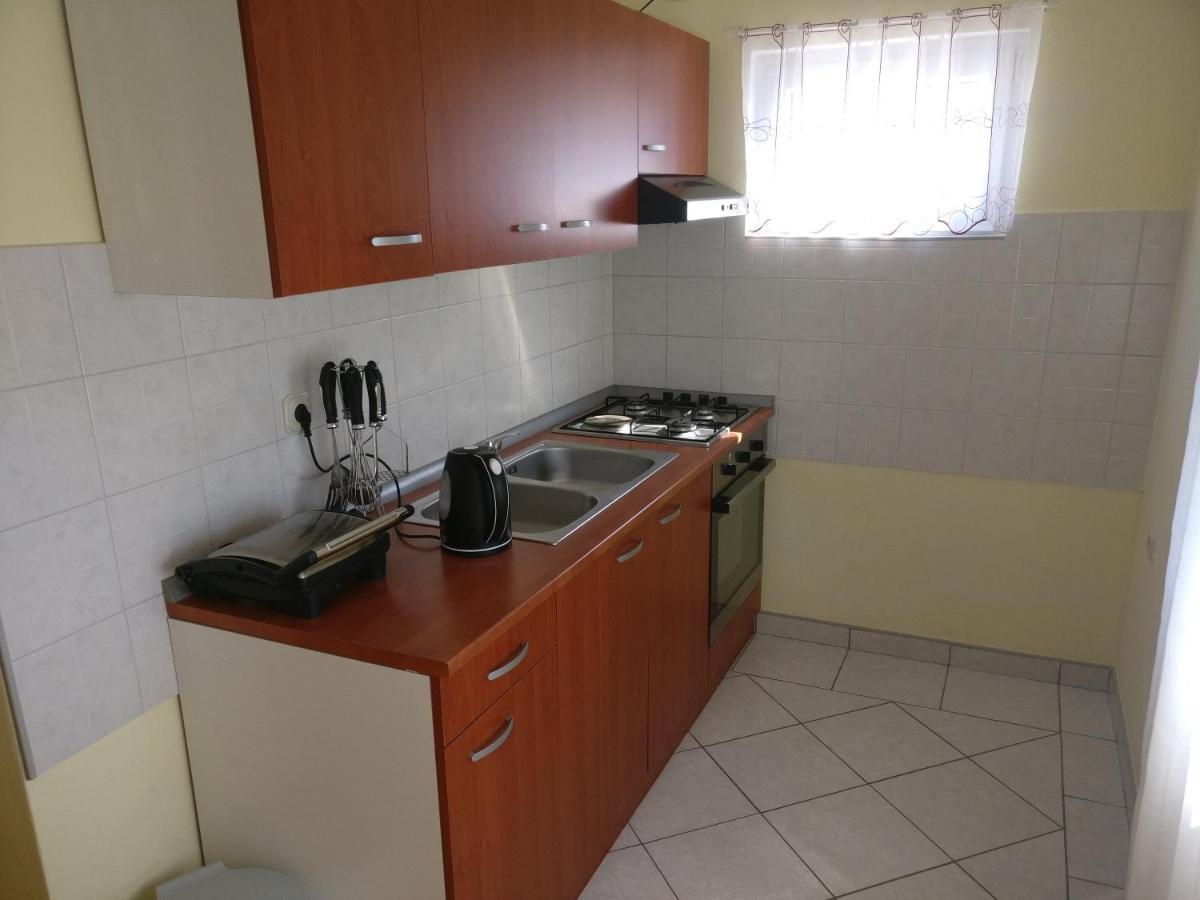 Apartment Bucic Vir Buitenkant foto