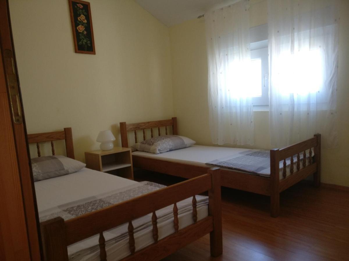 Apartment Bucic Vir Buitenkant foto