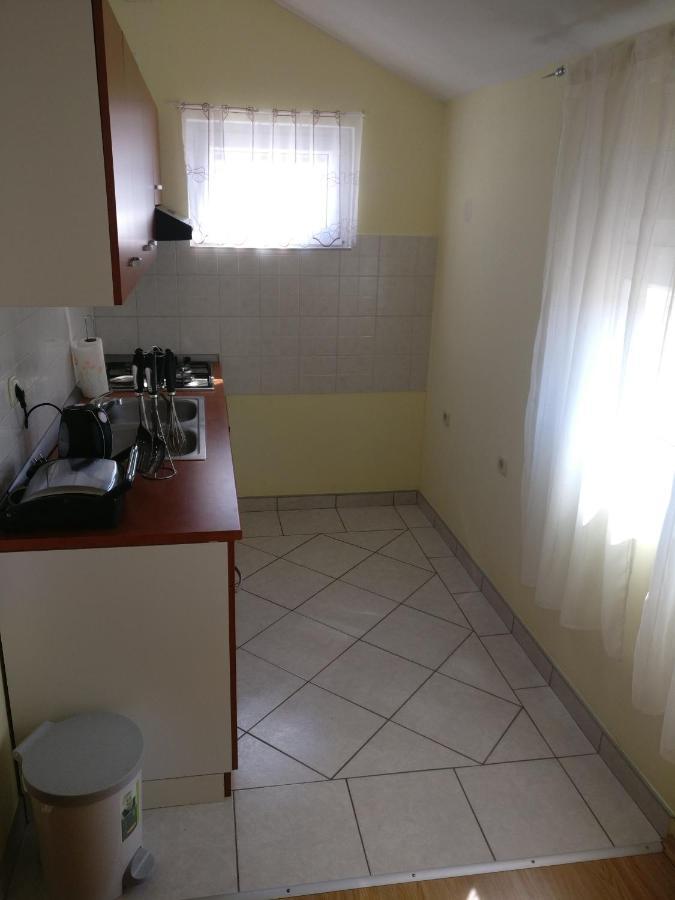 Apartment Bucic Vir Buitenkant foto