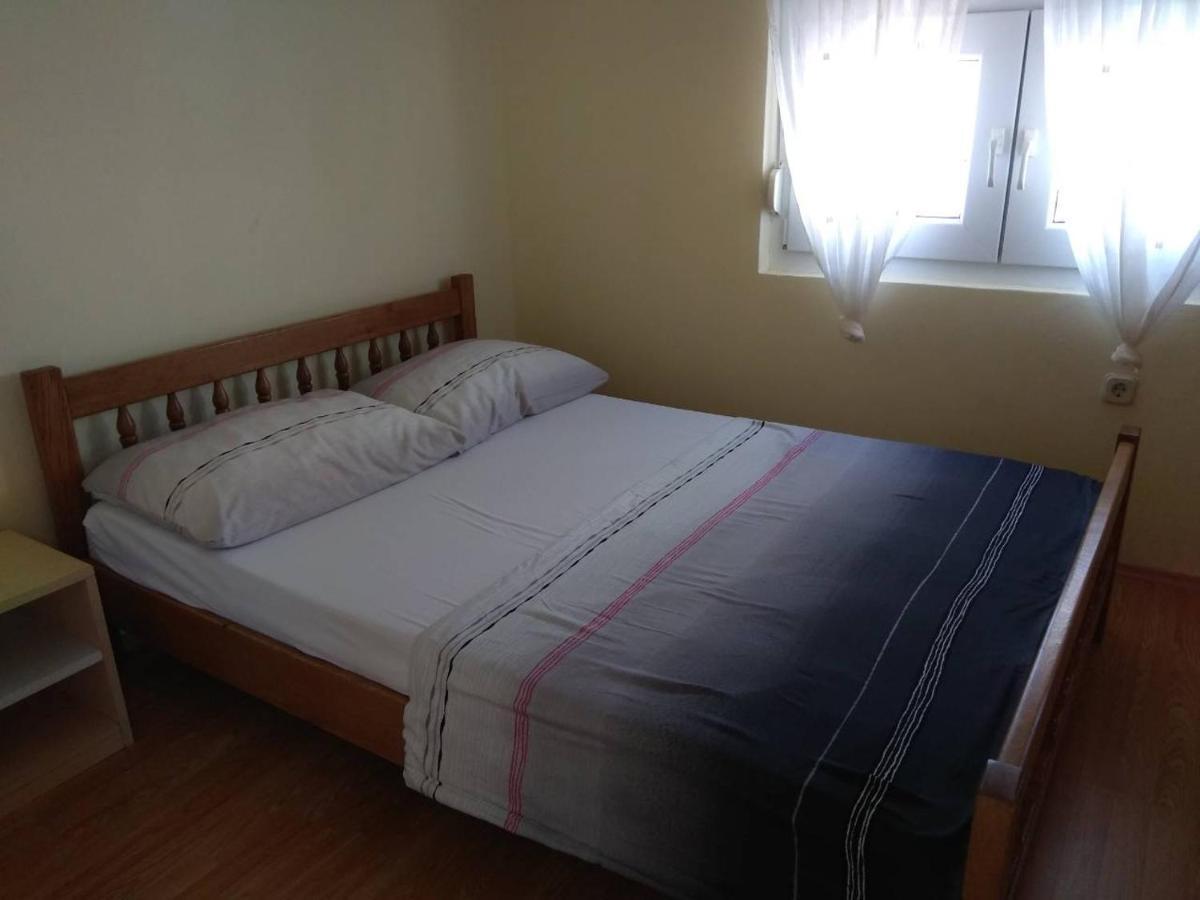Apartment Bucic Vir Buitenkant foto