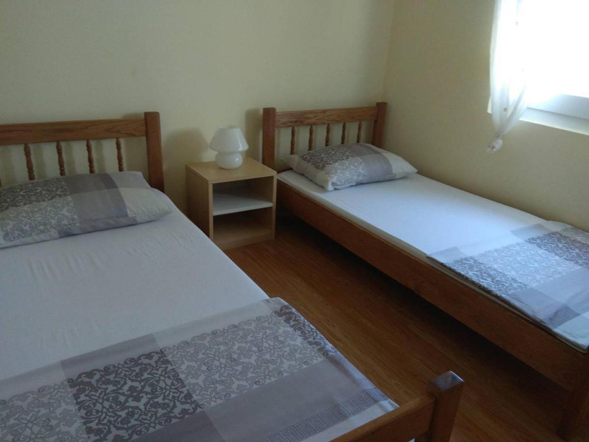 Apartment Bucic Vir Buitenkant foto